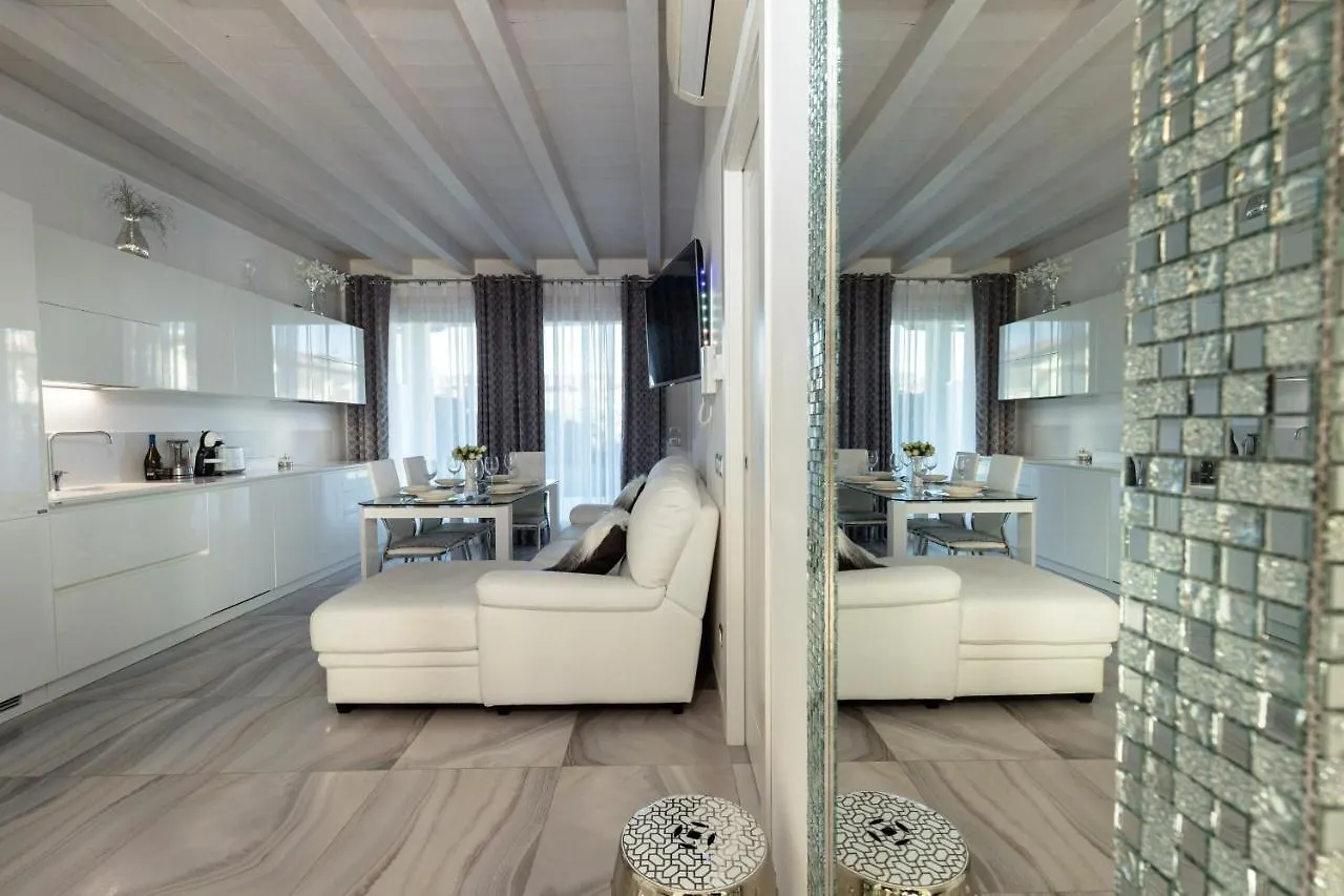 Apartment Blue Laguna Sirmione